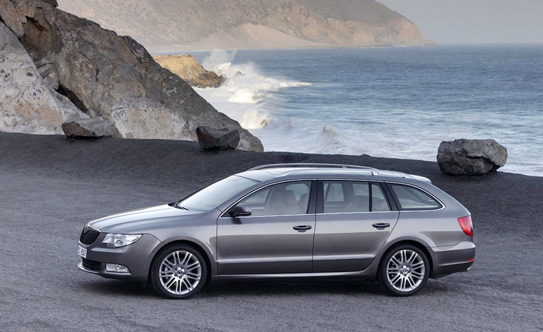 IAA Frankfurt 2009: Škoda Superb Combi za 94 tys. zł (ceny wszystkich wersji)