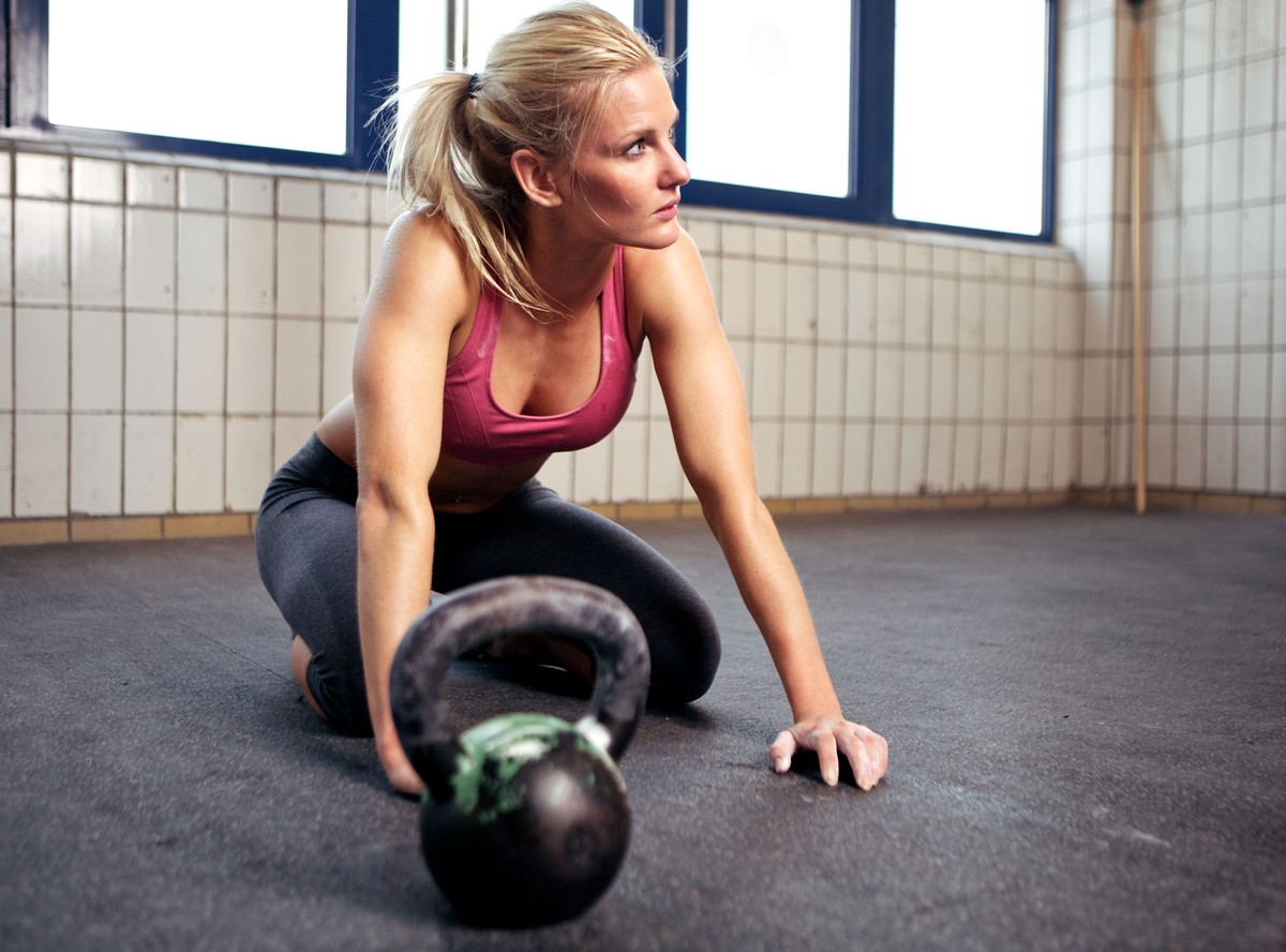 Kettlebell to tradycyjny rosyjski odważnik, który wygląda jak kula armatnia z uchwytem