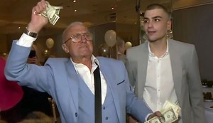 Era Ojdanić slavi unuku Andriji 18. rođendan