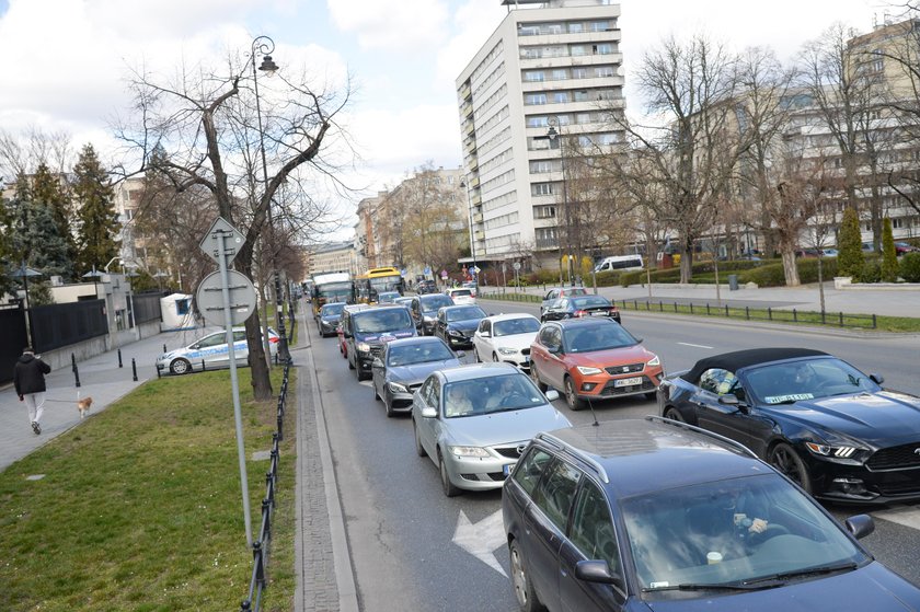 Koronawirus w Polsce: strajk samochodowy w Warszawie