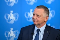"Grozi nam międzynarodowy skandal". Czy Banaś wyniósł istotną umowę z NIK?