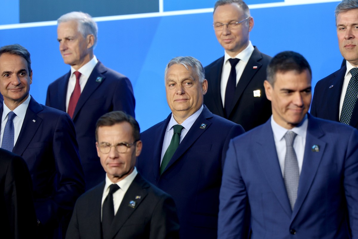 Premier Viktor Orbán pozuje do grupowego zdjęcia podczas ceremonii powitania na dorocznym spotkaniu NATO w 2024 r. w Waszyngtonie