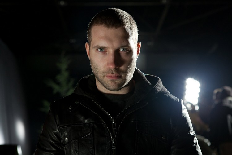 <b>Jai Courtney</b><br /><br />
Jai pojawił się w serialu 