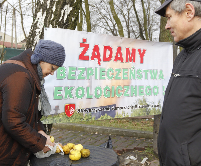 Odpady z Salwadoru płyną do Polski. W Dąbrowie Górniczej protestują