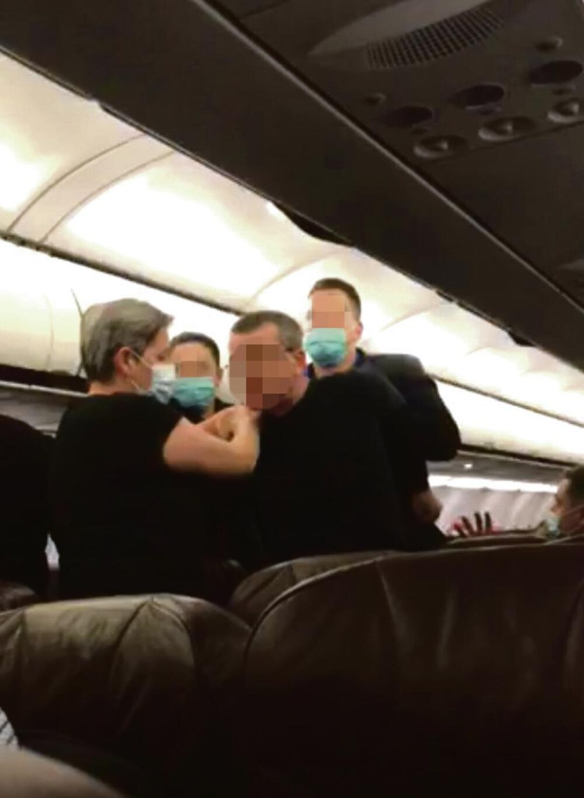 Drama u avionu, putnik podivljao zbog sletanja u Srbiju