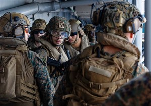 Američki marinci na nosaču aviona "Tripoli" u zoni odgovornosti Centralne komande SAD 27. marta