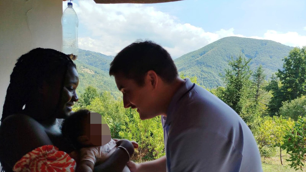 Nikola (21) iz Leskovca sam ozelenjava svoje naselje, a njegova ljubavna priča je tek posebna