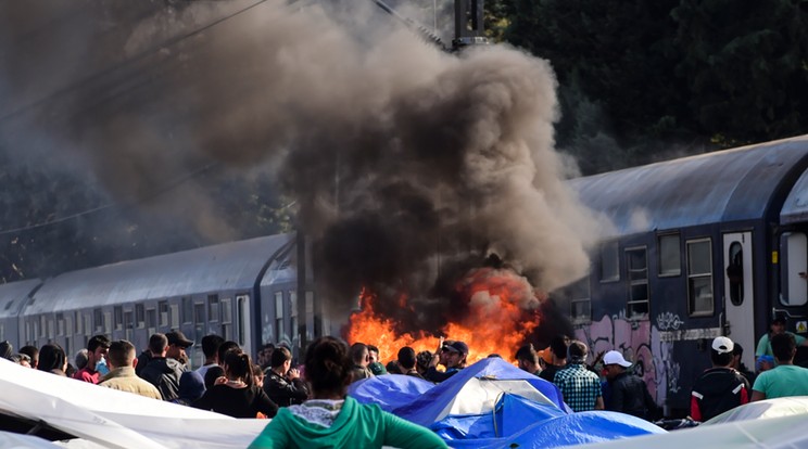 Gyújtogatással tiltakoztak a migránsok Híosz szigetén /Illusztráció: AFP