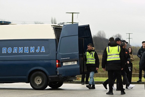 PAO AVION U SEVERNOJ MAKEDONIJI Imao problem sa motorom, ubrzo se srušio u jezero: Na lice mesta odmah stigle službe hitne pomoći