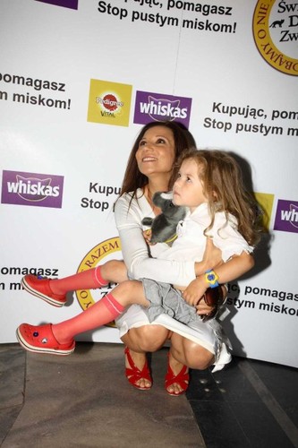 Gwiazdy na inauguracji akcji 'Stop pustym miskom, pomagamy schroniskom 2012'