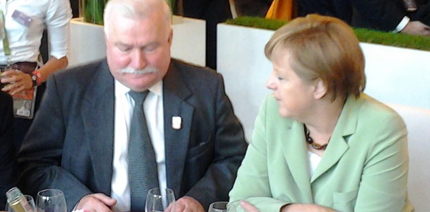 Wałęsa wygryzł Tuska! To on pił przy jednym stole z Merkel