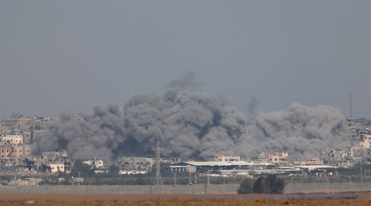 Újabb száz embert mentettek ki az oroszok Gázából / Fotó: MTI/EPA/Atef Szafadi