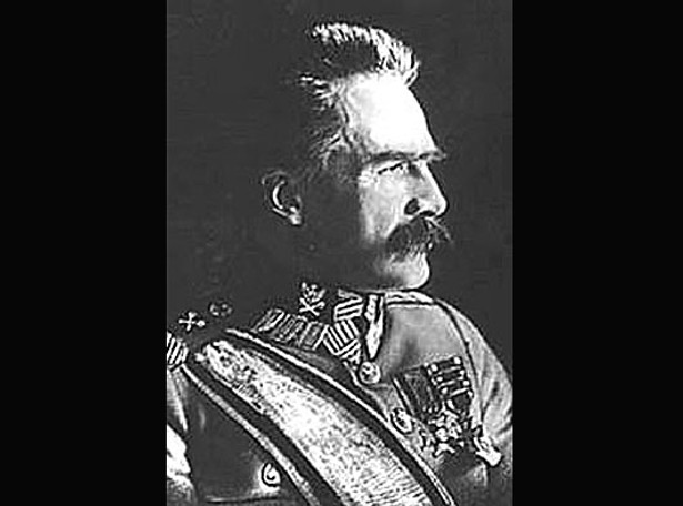 Piłsudski i Hitler jako wielcy ludobójcy