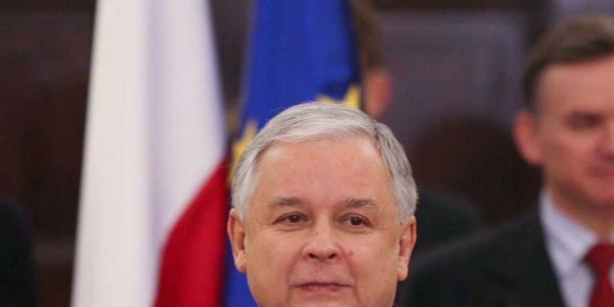 Kaczyński zmienia Kwaśniewskiemu życiorys?