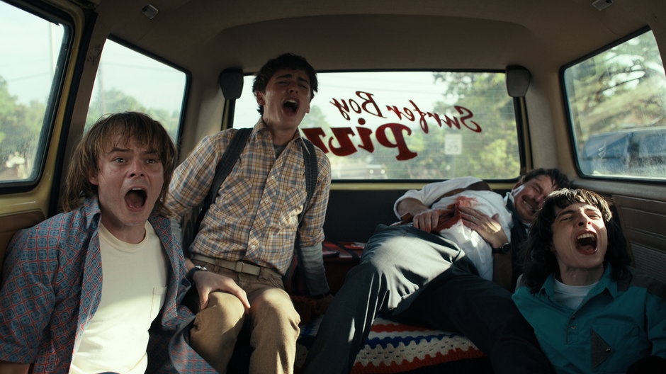 Charlie Heaton, Noah Schnapp oraz Finn Wolfhard w czwartym sezonie "Stranger Things"