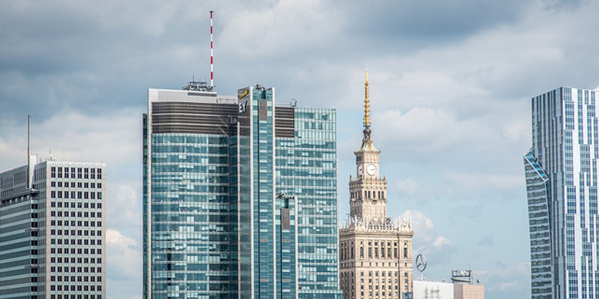 W obszarze planowania przestrzennego Warszawa zajęła w tym rankingu 6., a Wrocław – 10. miejsce.