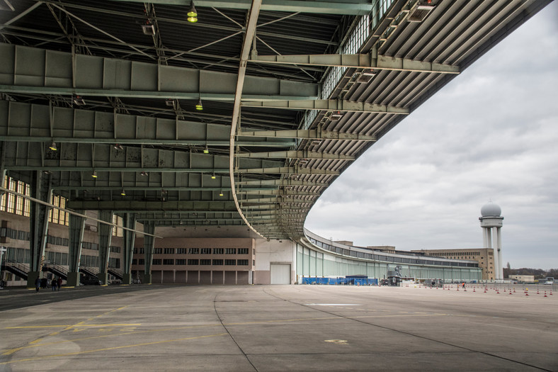 Nieczynny terminal lotniska Tempelhof, Berlin