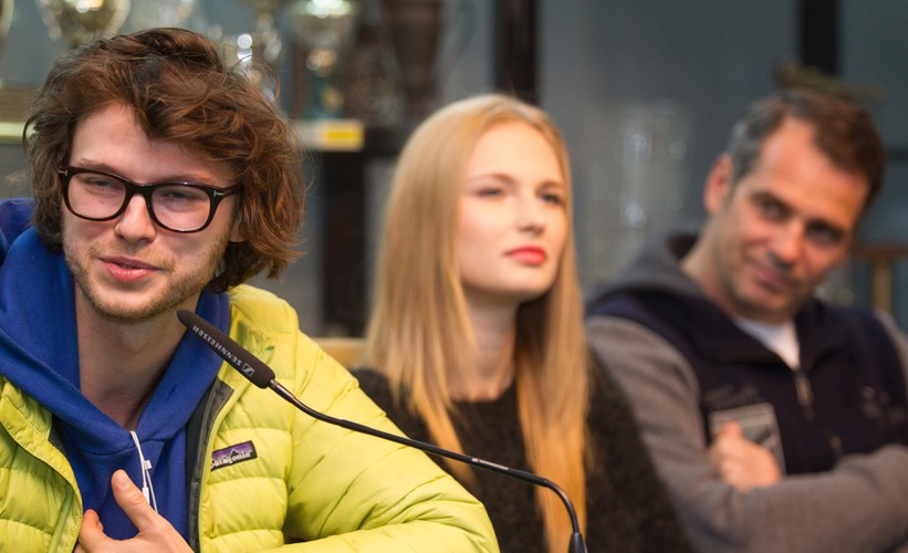 Mateusz Kościukiewicz, Karolina Szymczak i Paweł Deląg podczas konferencji prasowej poświęconej realizacji filmu 'Gwiazdy'