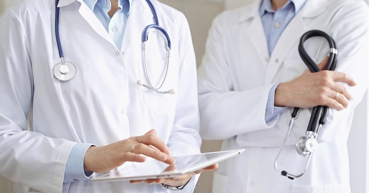 Czy pracownikowi przysługuje płatny dzień wolny na komisję lekarską PZON lub ZUS?