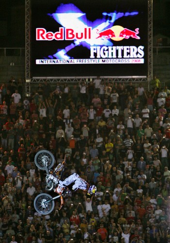 ...kpiąc sobie z grawitacji