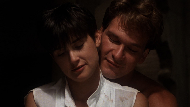 Demi Moore i Patrick Swayze w filmie "Uwierz w ducha"