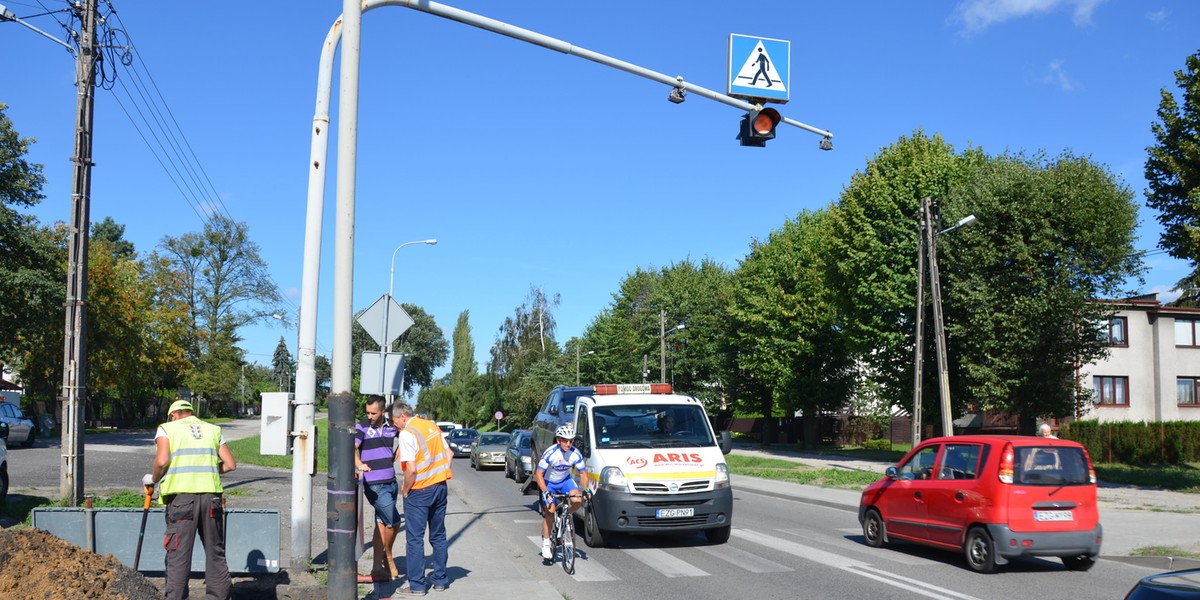 Nowa sygnalizacja świetlna w Zgierzu u zbiegu ulic Długiej i Sierakowskiego