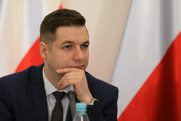 Patryk Jaki wyłączony z komisji weryfikacyjnej? "Okoliczności wywołujące wątpliwości co do bezstronności"