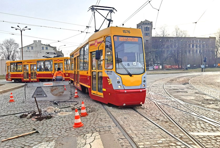 Tramwaje w Łodzi jadą inaczej. Przez remont torów.