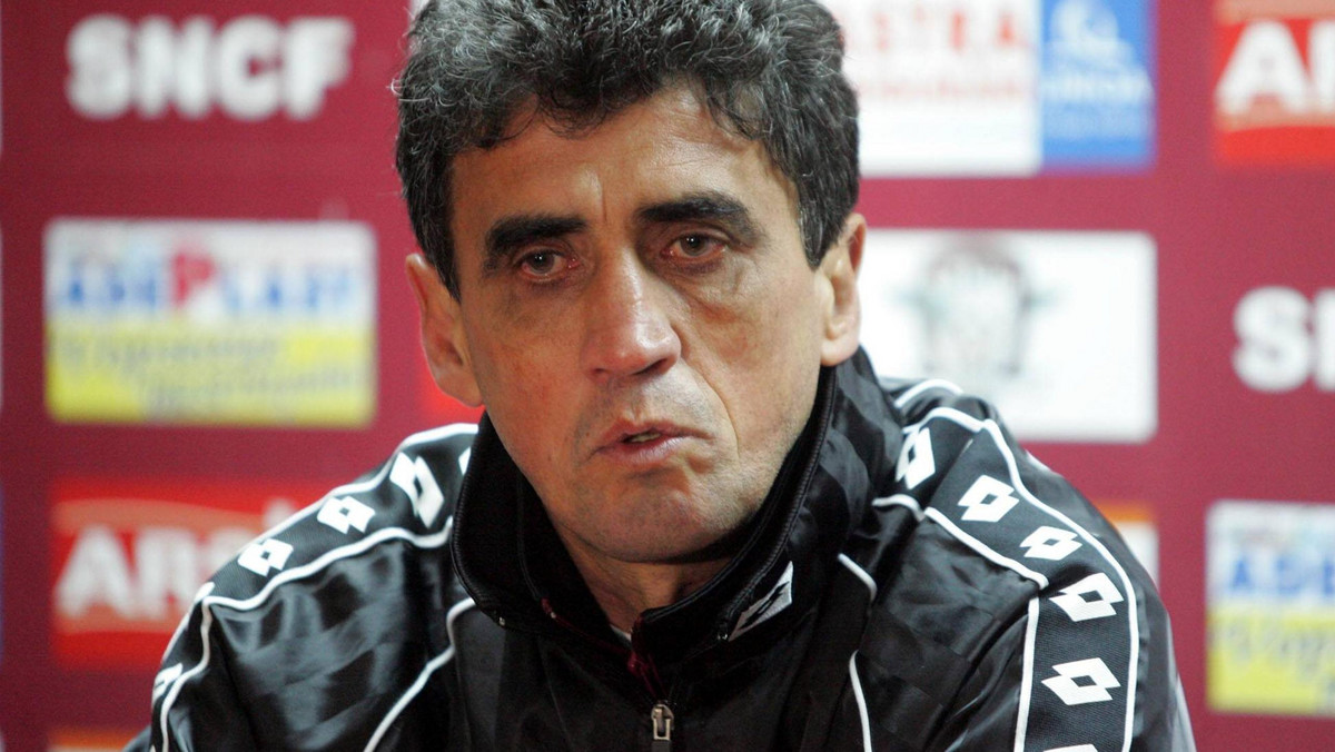 To się nazywa przywiązanie do klubowych barw! Marian Rada po raz szósty objął stanowisko trenera pierwszego zespołu Rapidu Bukareszt. 54-latek, w przeszłości dwukrotny reprezentant Rumunii, po raz pierwszy poprowadził trzykrotnych mistrzów kraju w 2008 roku. Na stanowisku szkoleniowca zespołu ze stolicy zastąpił Ionela Ganeę.