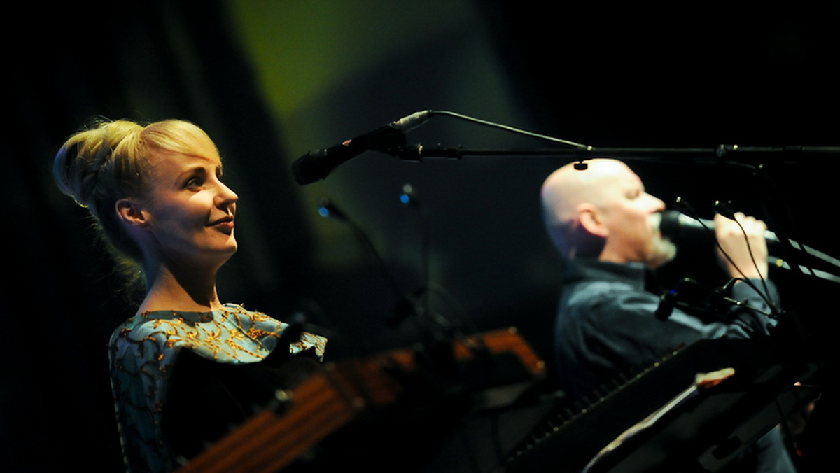 W sklepach pojawił się nowy krążek zespołu Dead Can Dance zatytułowany "In Concert", a nagrany podczas trwającej trasy koncertowej. Przypomnijmy, że zespół przyjedzie do Polski na trzy koncerty.