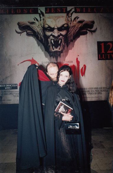 Tomasz Beksiński z autorką na premierze filmu „Dracula” F.F. Coppoli, kino Kapitol, 1992 / fot. archiwum prywatne K. Konopy