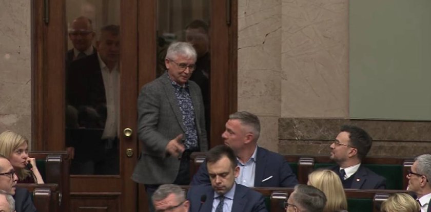 Oni bez problemu chodzili o Sejmie. Dziewulski ocenia, czemu strażnik mógł "wyluzować"