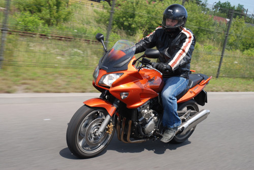 Honda CBF 1000A - Niech inni się ścigają