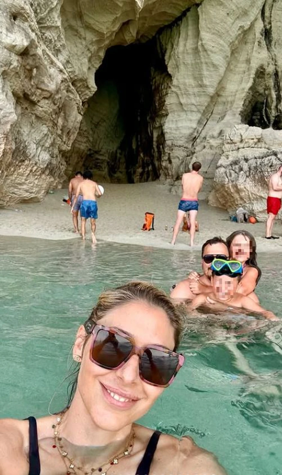 Kristina Radenković, objava