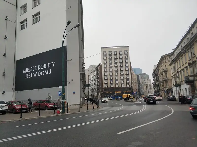 Billboard w centrum Warszawy promuję nowy sezon &quot;House of Cards&quot;