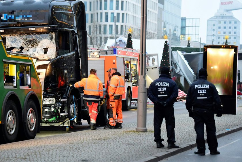 Zamach w Berlinie. Sprawca ataku wciąż na wolności?