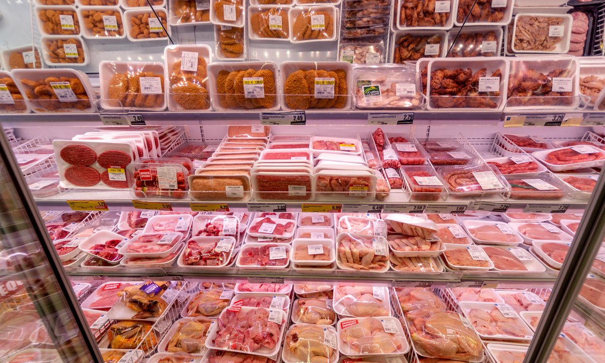 Czy kupowanie przecenionego mięsa jest bezpieczne? O tym trzeba wiedzieć