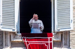 Papież Franciszek zawiesza obowiązki. Watykan wydał oświadczenie