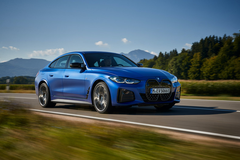 Klasa średnia – BMW i4 – w sprzedaży od 2021 r.