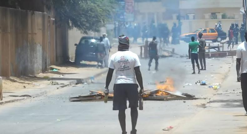 Des manifestants ont tenu tête aux FDS à Ngor lors de violentes protestations suite à un litige foncier, mardi 9 mai 2023