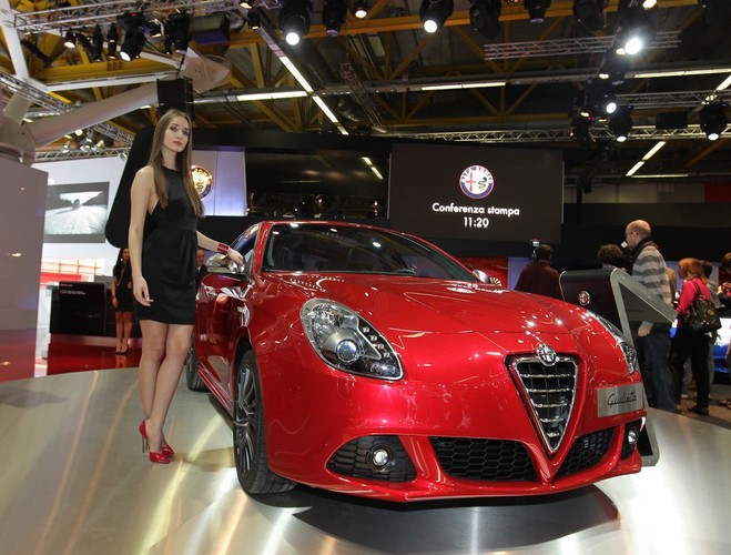 Salon samochodowy w Bolonii