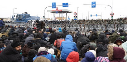 Białoruskie służby spędziły tysiące imigrantów na przejście w Kuźnicy. Polacy koncentrują siły. Ponure groźby Łukaszenki