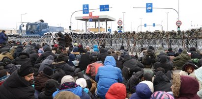 Białoruskie służby spędziły tysiące imigrantów na przejście w Kuźnicy. Polacy koncentrują siły. Ponure groźby Łukaszenki