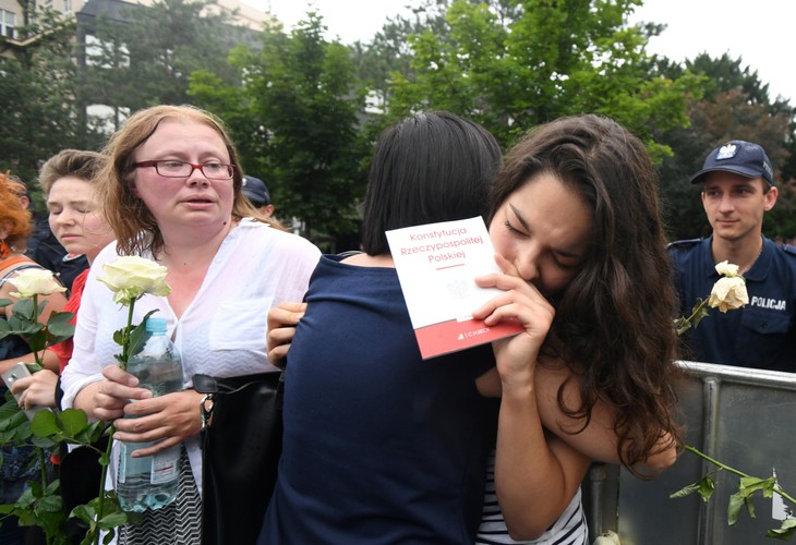 Uczestnicy protestu przed Sejmem