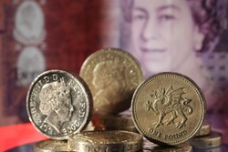 Po śmierci królowej zmienią się banknoty, mundury i hymn