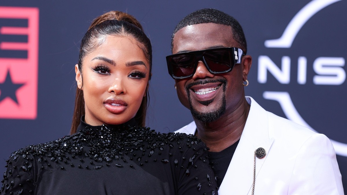 Uhapšen bivši momak Kim Kardašijan, potezao pištolj na suprugu, na slici je Rej Džej sa suprugom