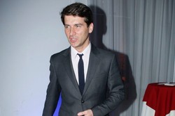 Prezenter szarogęsi się w Dwójce. A słupki spadają...