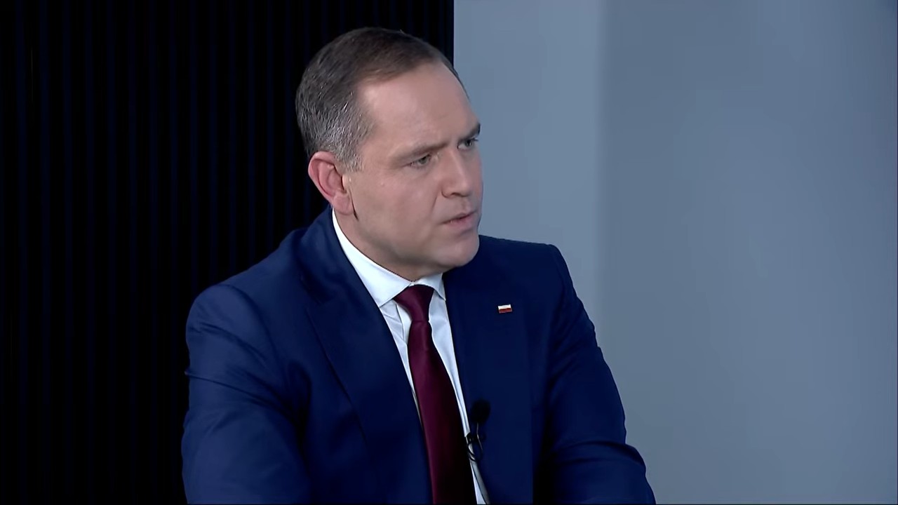 "Po raz pierwszy powiem to publicznie". Kandydat PiS ma dostęp do broni