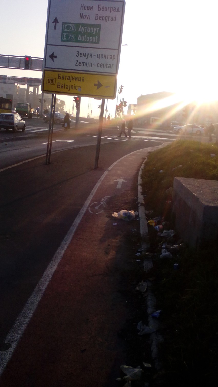 Smetlište na prilaznici Pupinovom mostu