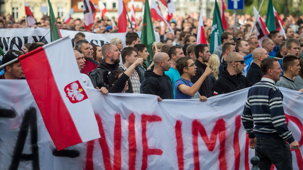 Nie chcą imigrantów z Bliskiego Wschodu i Afryki, nie chcą rządu, który nie słucha obywateli. Ulicami Lublina przeszedł marsz protestacyjny.
